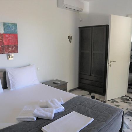 Anna'S Place Rooms Irakleia  Bagian luar foto