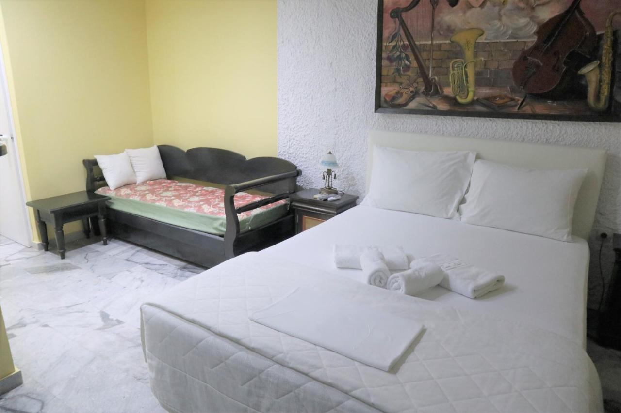 Anna'S Place Rooms Irakleia  Bagian luar foto