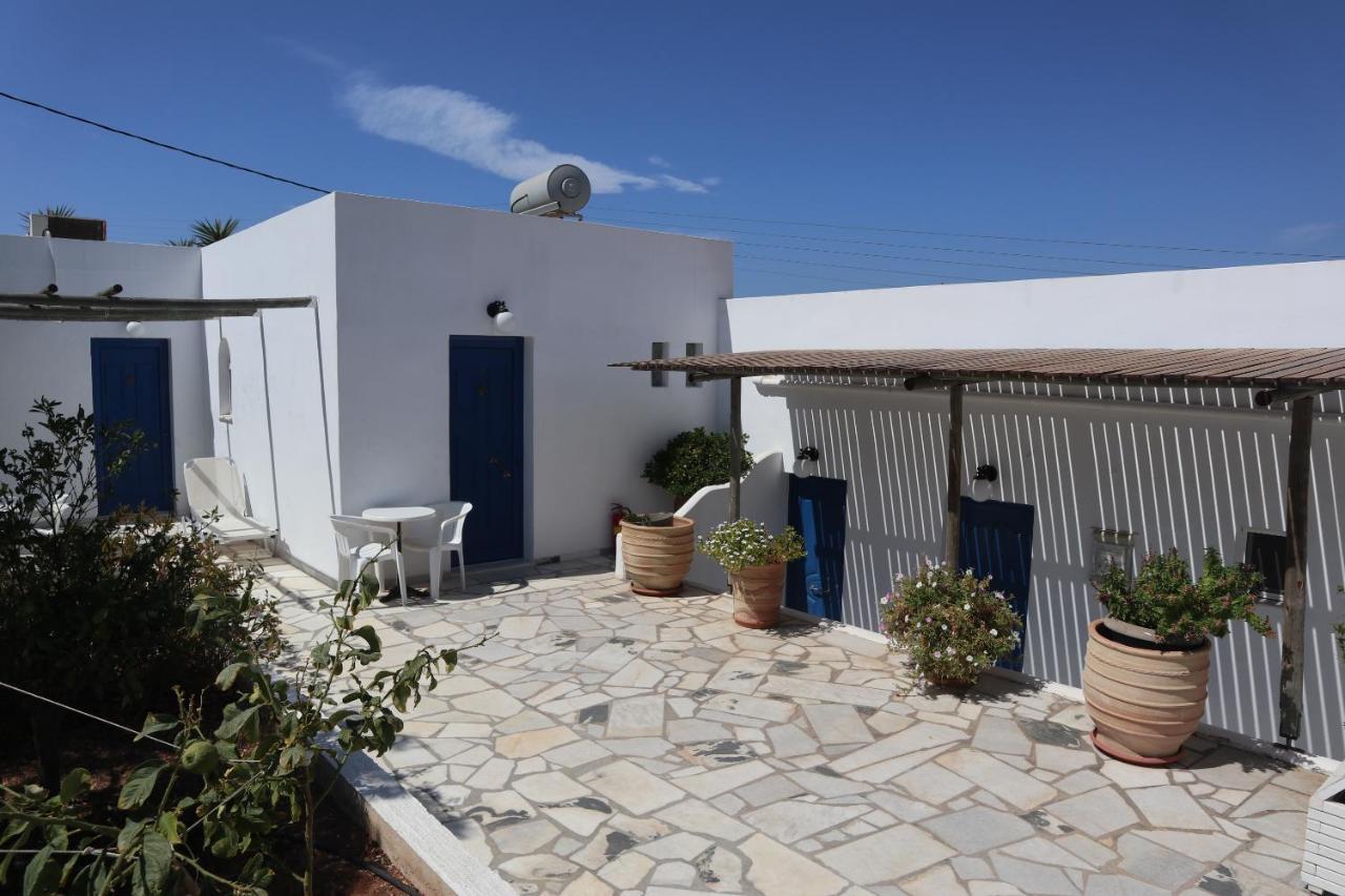 Anna'S Place Rooms Irakleia  Bagian luar foto