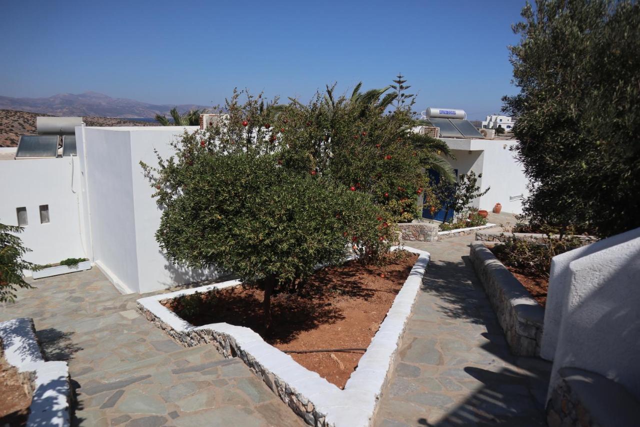 Anna'S Place Rooms Irakleia  Bagian luar foto