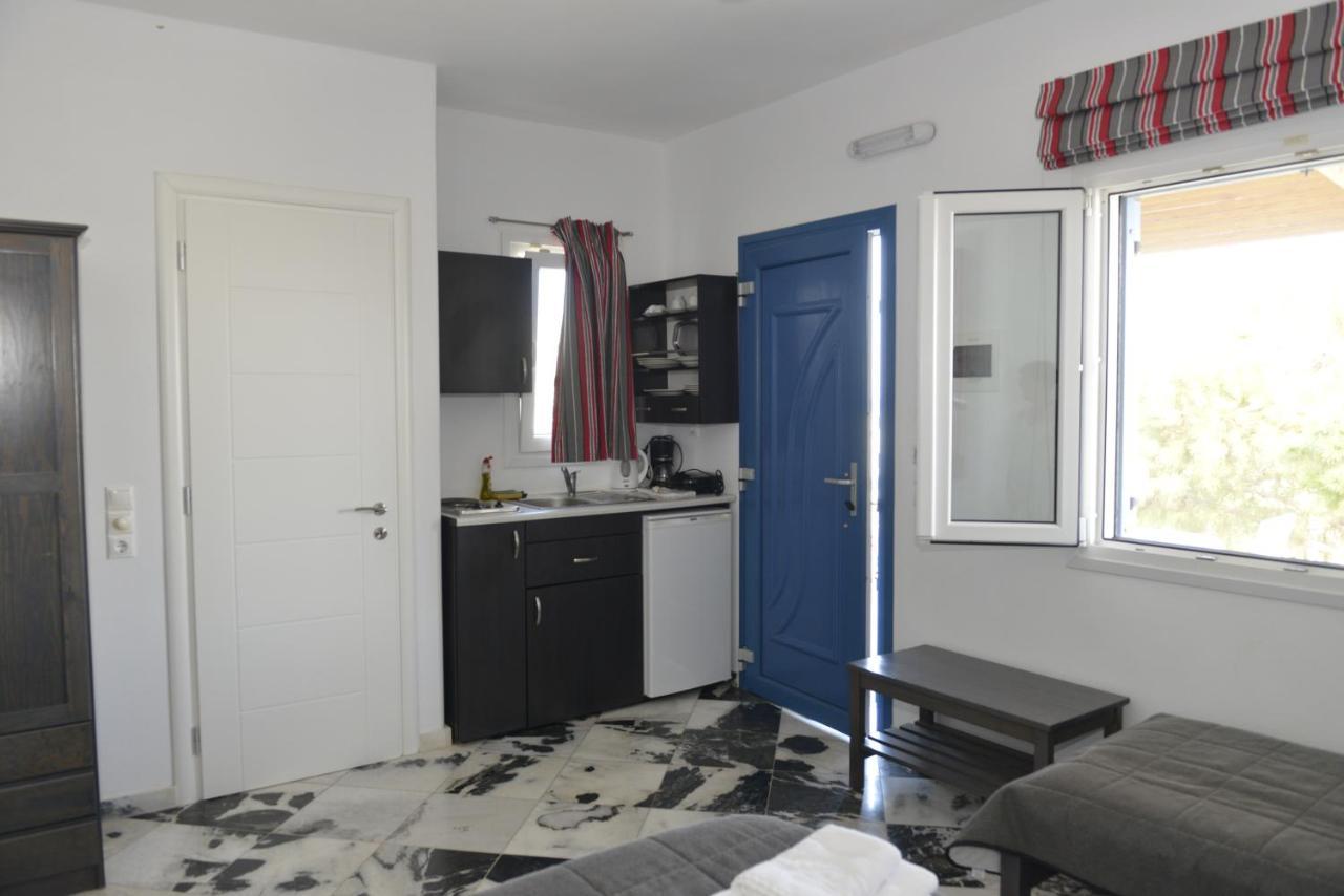 Anna'S Place Rooms Irakleia  Bagian luar foto