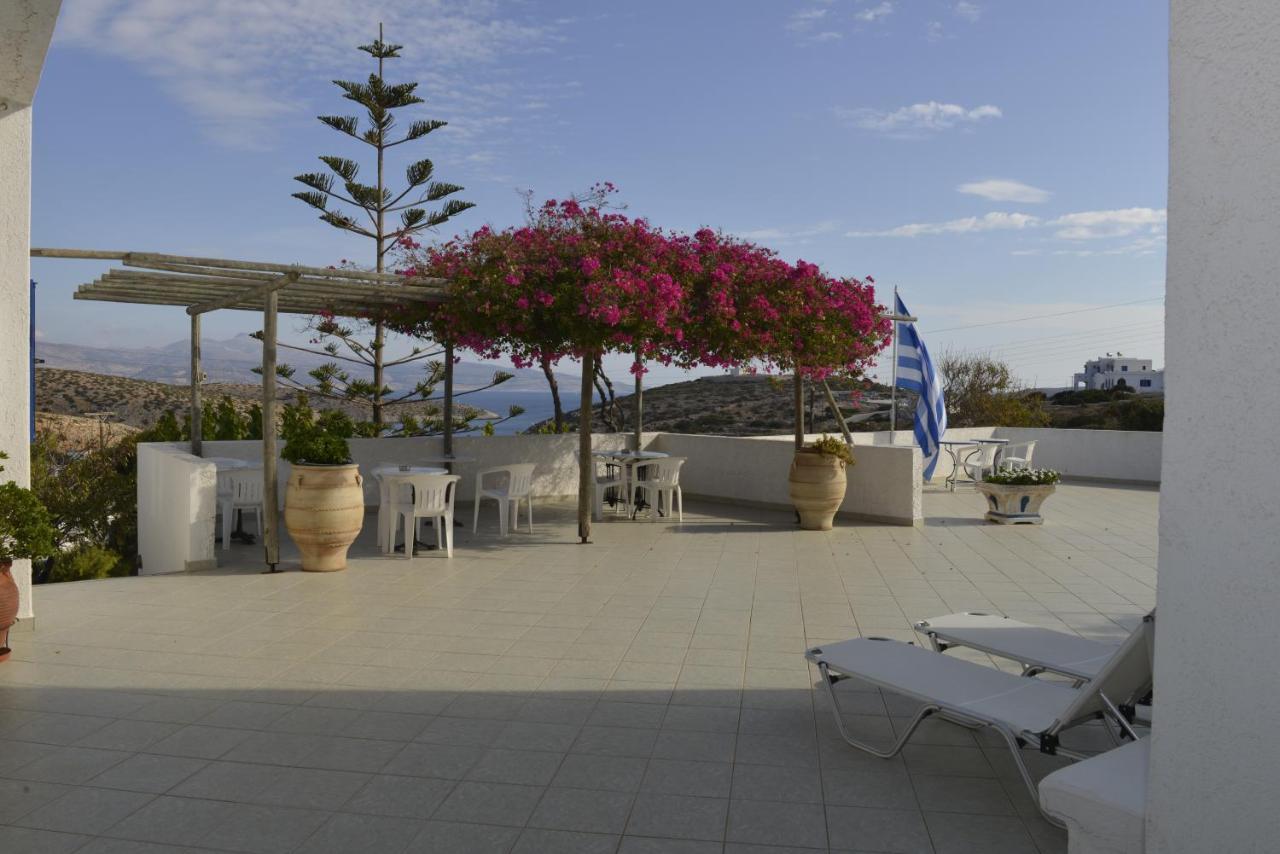 Anna'S Place Rooms Irakleia  Bagian luar foto